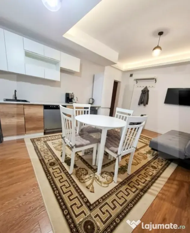 Apartament de vânzare, zona Pârneava