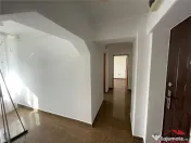 Ap 2 cam,etaj 1, renovat, centrala termica, ultracentral - T 