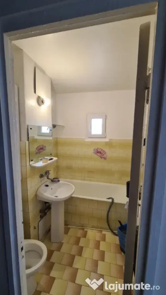 Inchiriez apartament 2 camere in cartier Galata