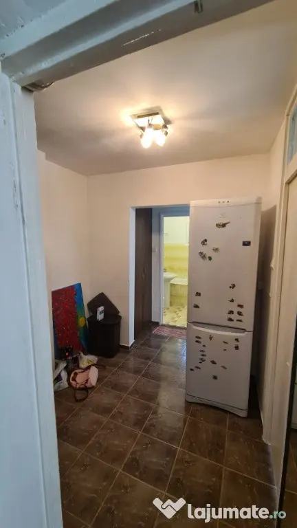 Inchiriez apartament 2 camere in cartier Galata