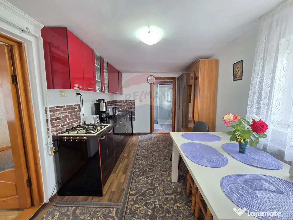 Casa 4 camere Central