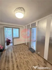 Apartament 3 Camere, Semidecomandat, Zona Piata Amzacea, Eta
