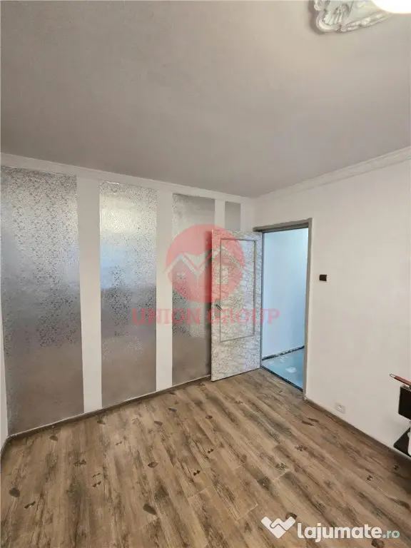 Apartament 3 Camere, Semidecomandat, Zona Piata Amzacea, Eta