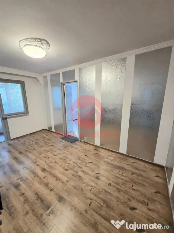 Apartament 3 Camere, Semidecomandat, Zona Piata Amzacea, Eta