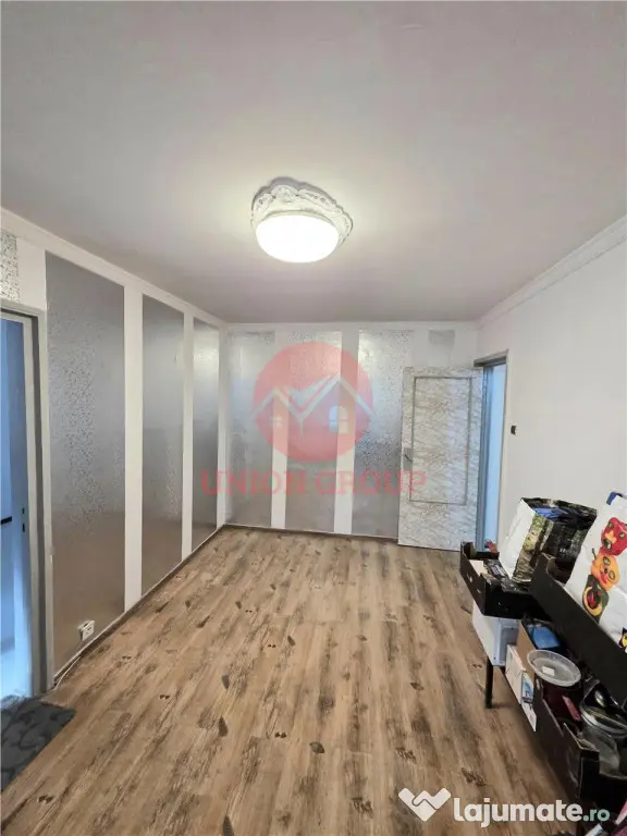 Apartament 3 Camere, Semidecomandat, Zona Piata Amzacea, Eta