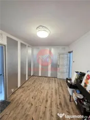 Apartament 3 Camere, Semidecomandat, Zona Piata Amzacea, Eta