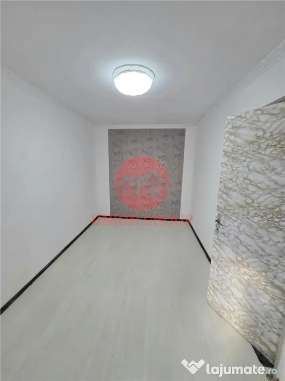 Apartament 3 Camere, Semidecomandat, Zona Piata Amzacea, Eta