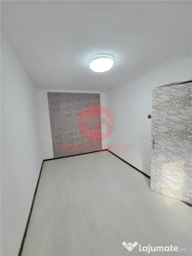 Apartament 3 Camere, Semidecomandat, Zona Piata Amzacea, Eta