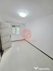 Apartament 3 Camere, Semidecomandat, Zona Piata Amzacea, Eta