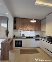 Tunari -3 dormitoare | 4 băi | 2 livinguri | terasă+piscin