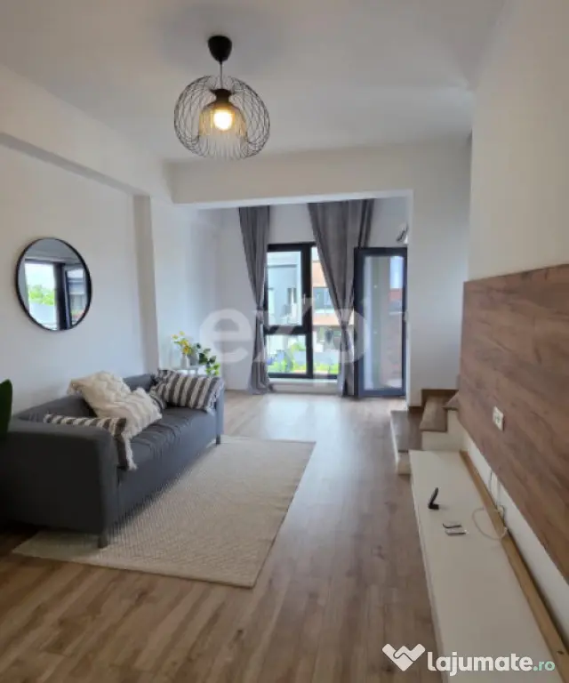 Tunari -3 dormitoare | 4 băi | 2 livinguri | terasă+piscin
