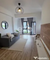 Tunari -3 dormitoare | 4 băi | 2 livinguri | terasă+piscin