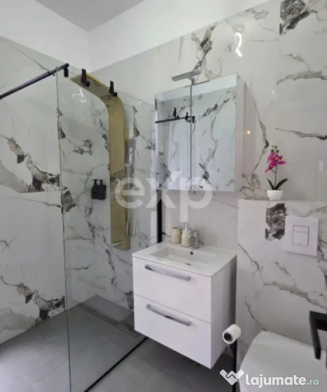 Tunari -3 dormitoare | 4 băi | 2 livinguri | terasă+piscin