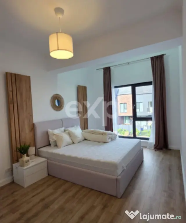 Tunari -3 dormitoare | 4 băi | 2 livinguri | terasă+piscin