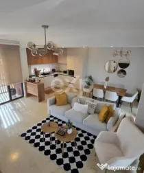 Tunari -3 dormitoare | 4 băi | 2 livinguri | terasă+piscin