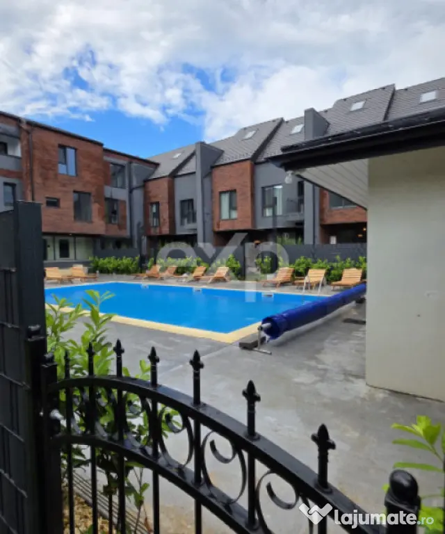 Tunari -3 dormitoare | 4 băi | 2 livinguri | terasă+piscin