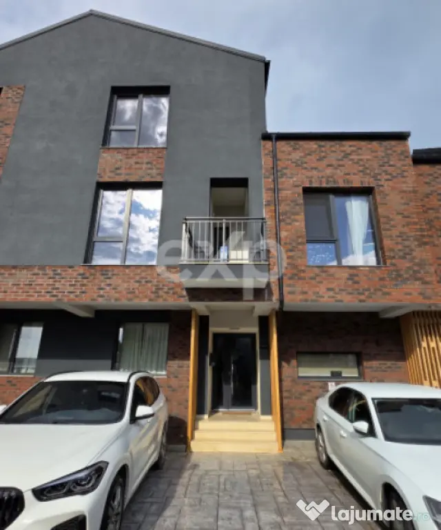 Tunari -3 dormitoare | 4 băi | 2 livinguri | terasă+piscin