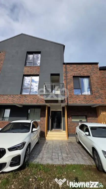 Tunari -3 dormitoare | 4 băi | 2 livinguri | terasă+piscin
