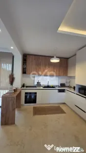 Tunari -3 dormitoare | 4 băi | 2 livinguri | terasă+piscin