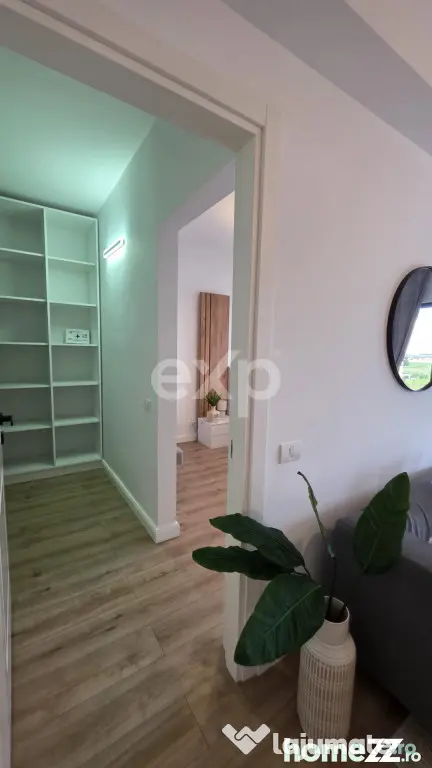 Tunari -3 dormitoare | 4 băi | 2 livinguri | terasă+piscin