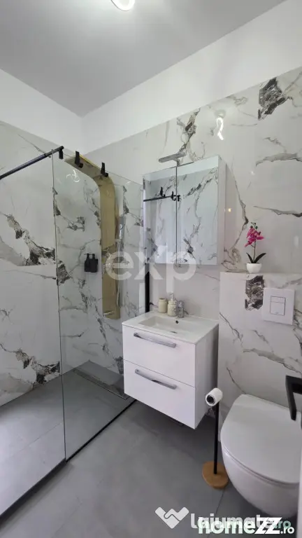 Tunari -3 dormitoare | 4 băi | 2 livinguri | terasă+piscin