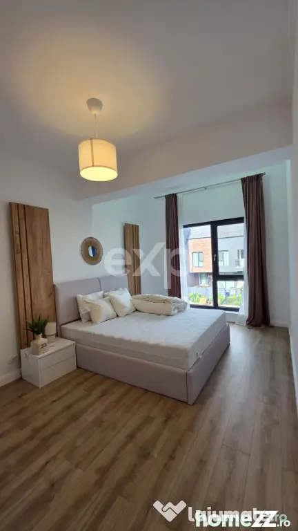 Tunari -3 dormitoare | 4 băi | 2 livinguri | terasă+piscin