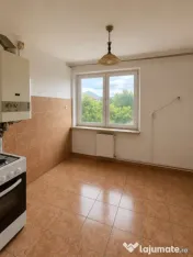 Apartament 2 camere decomandat, 52mp, etaj 3, b-dul Unirii. 
