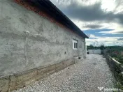 CASA SOLIDA CU TEREN SI CURTE, BOCSA VASIOVA.