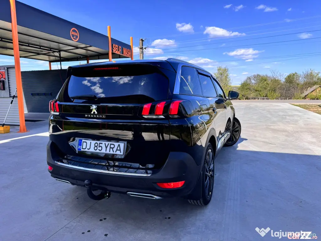 PEUGEOT 5008 multe investiții