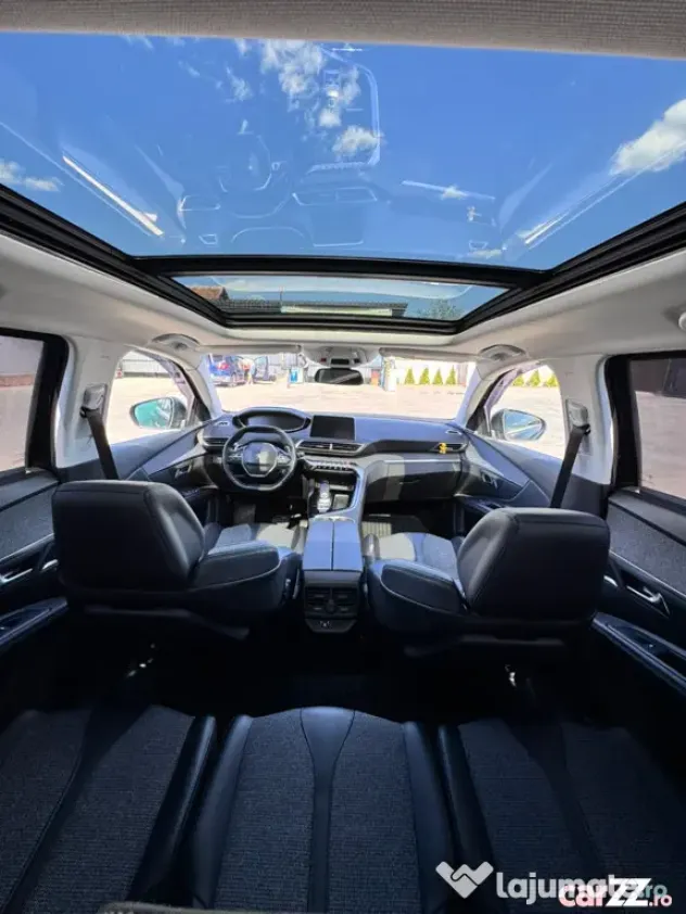 PEUGEOT 5008 multe investiții