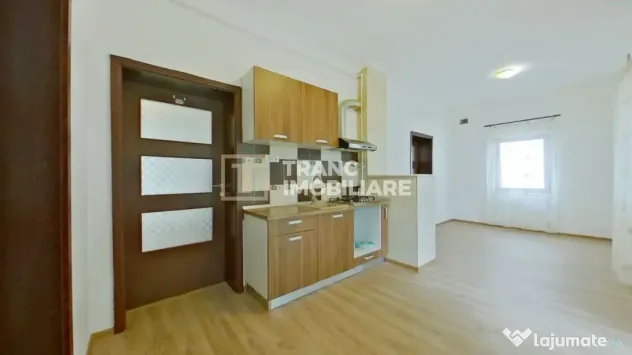 Casa de închiriat în Parneava / Curte spațioasă și c...