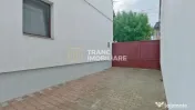 Casa de închiriat în Parneava / Curte spațioasă și c... 