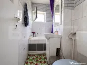 Apartament cu 2 camere, semidecomandat, climă, acoperiș no 