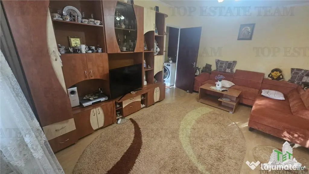 Apartament 4 camere bloc ''80 langa metrou/Piata Crangasi