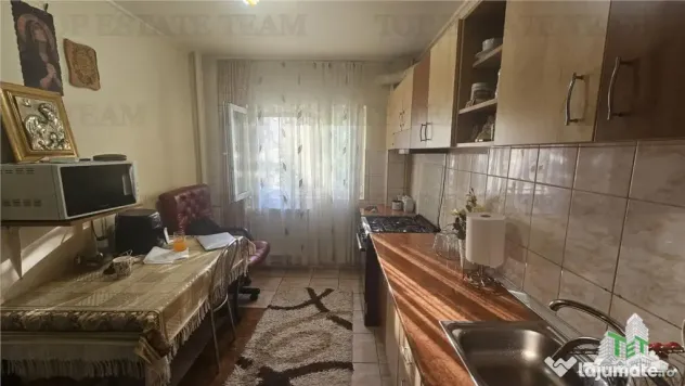 Apartament 4 camere bloc ''80 langa metrou/Piata Crangasi