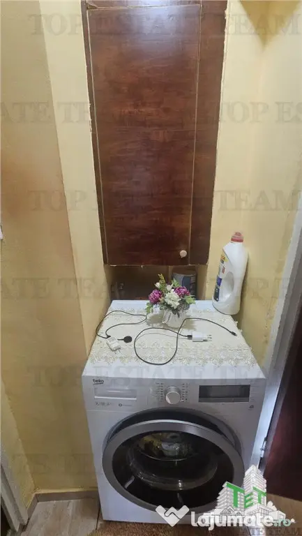 Apartament 4 camere bloc ''80 langa metrou/Piata Crangasi