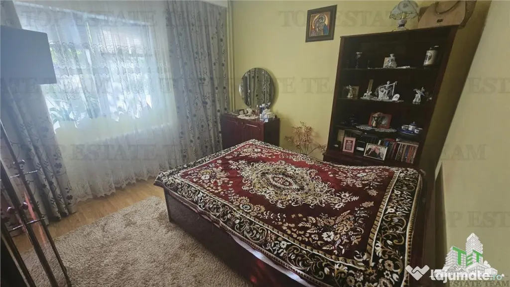 Apartament 4 camere bloc ''80 langa metrou/Piata Crangasi