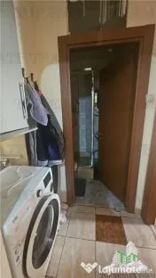 Apartament 4 camere bloc ''80 langa metrou/Piata Crangasi