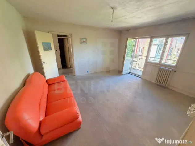 2 Camere-56.5mp-Etaj 2-Bloc 1979-Craiovita Noua-zona Carr...