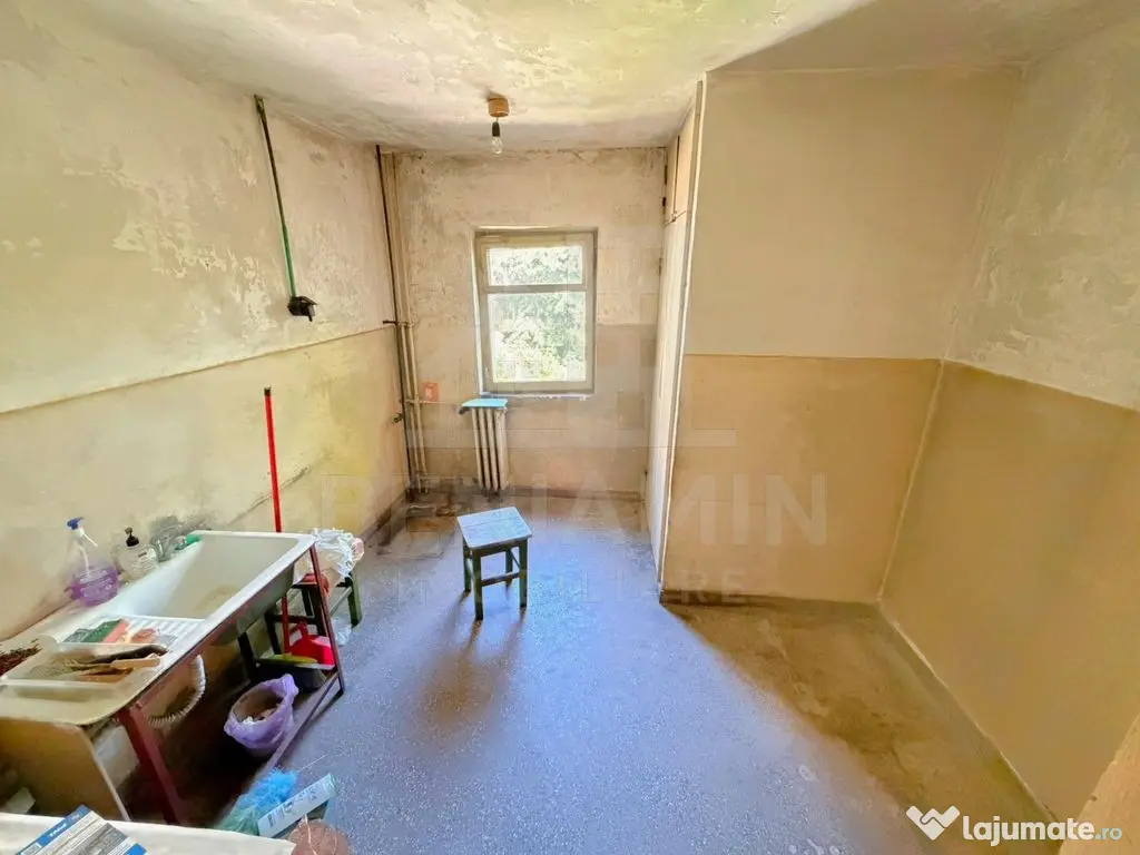 2 Camere-56.5mp-Etaj 2-Bloc 1979-Craiovita Noua-zona Carr...