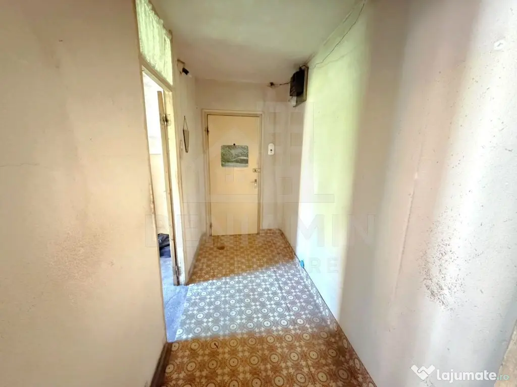 2 Camere-56.5mp-Etaj 2-Bloc 1979-Craiovita Noua-zona Carr...