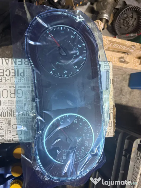 Vand ceasuri de bord Dacia Duster cod 248092699R