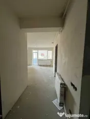 Apartament 3 camere semidecomandat zona Urusagului 