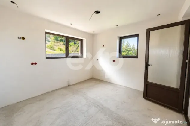 Vilă lângă pădure, cu vedere panoramică spre oraș | S?