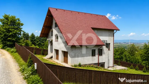 Vilă lângă pădure, cu vedere panoramică spre oraș | S?