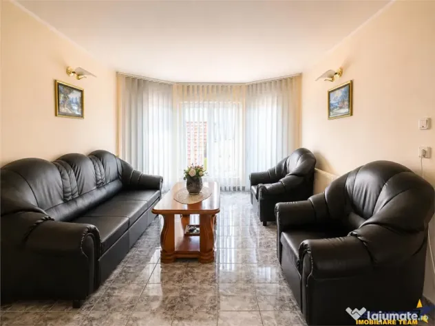 Casa spatioasa Spatiu Comercial 50 mp garaj teren 1.000 m