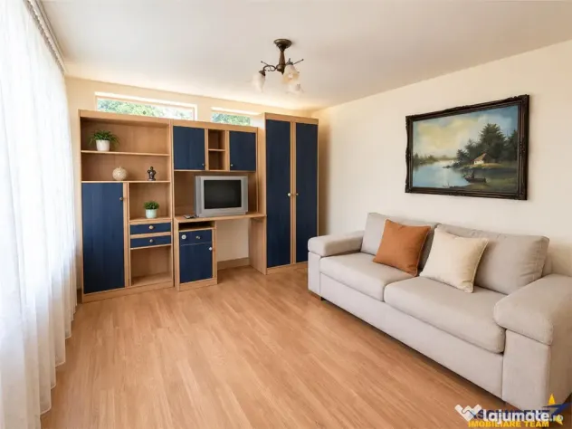 Casa spatioasa Spatiu Comercial 50 mp garaj teren 1.000 m
