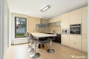 Casă 4 camere / două băi (mobilată și utilată) 860 ...