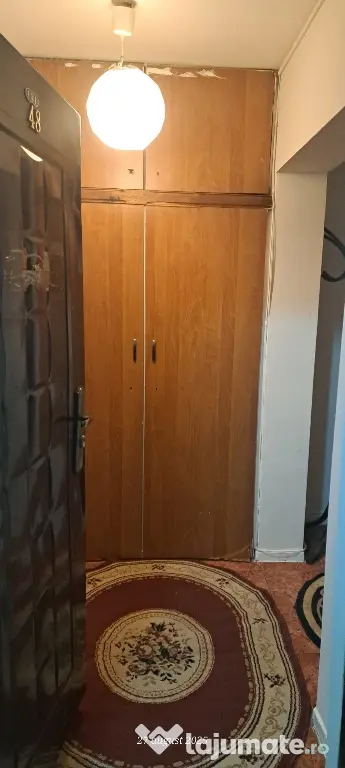 Închiriez garsonieră