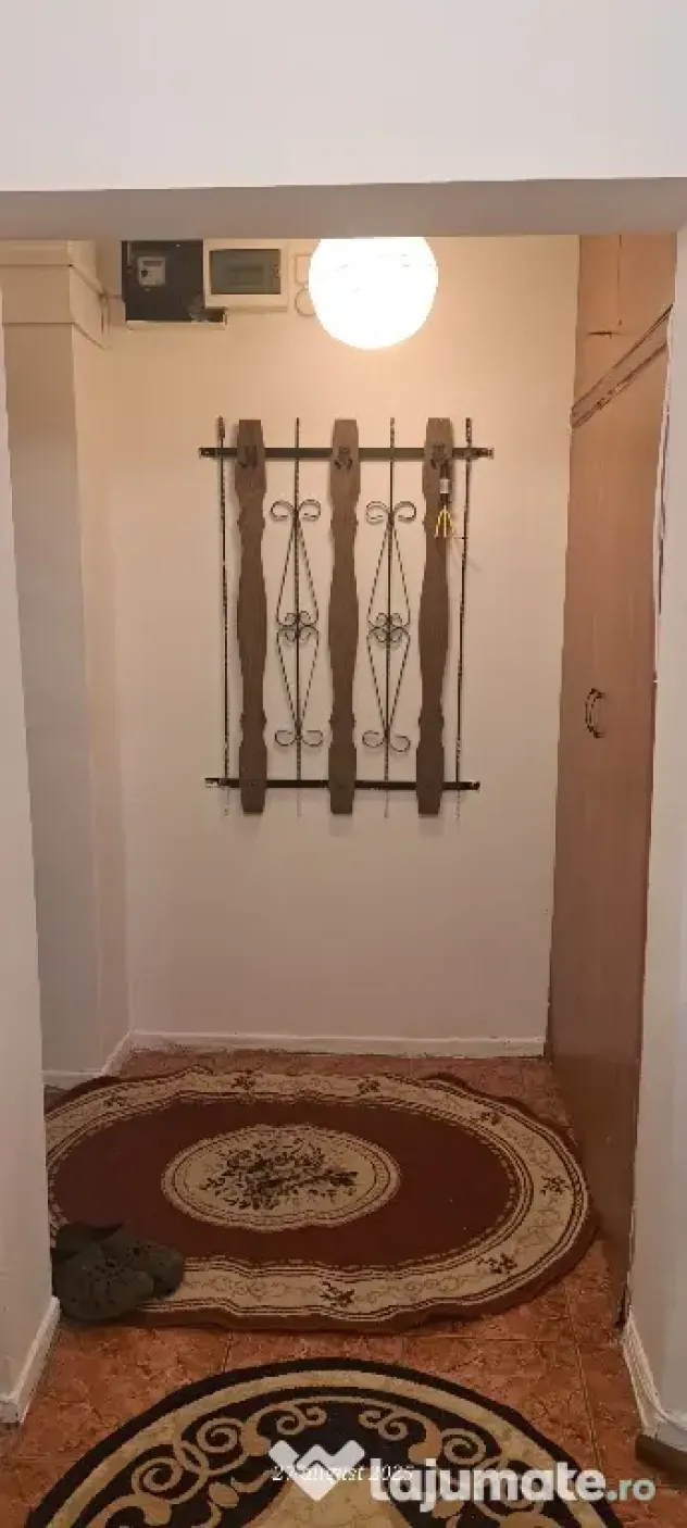 Închiriez garsonieră
